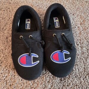 Champion Womens Black and Blue Slippers Embroidered Logo Size 8 Comfort